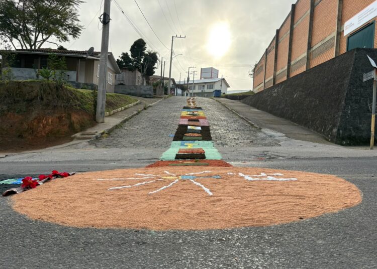 Fé e tradição: confira a programação dos tapetes de Corpus Christi em Sangão e região